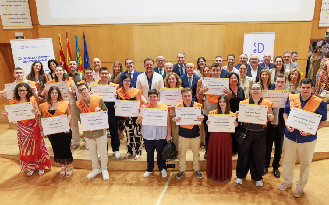 (Español) Graduación del alumnado del Certificado de Formación Permanente en Tareas Auxiliares de Tienda